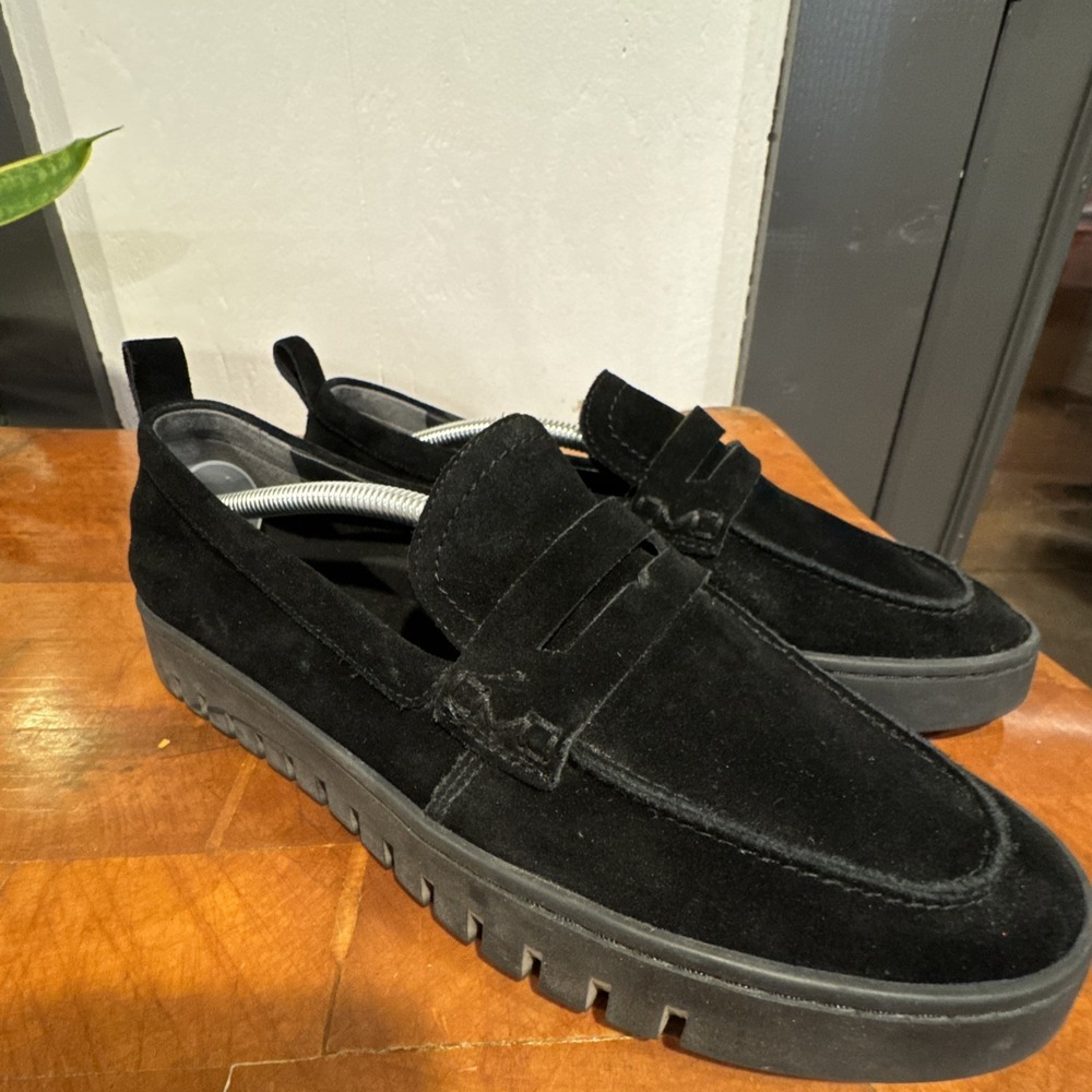 Vionic Uptown Black Suede Penny Loafers Lug Sole Shoes Womens Size 8